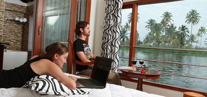  kerala-luxury-houseboats